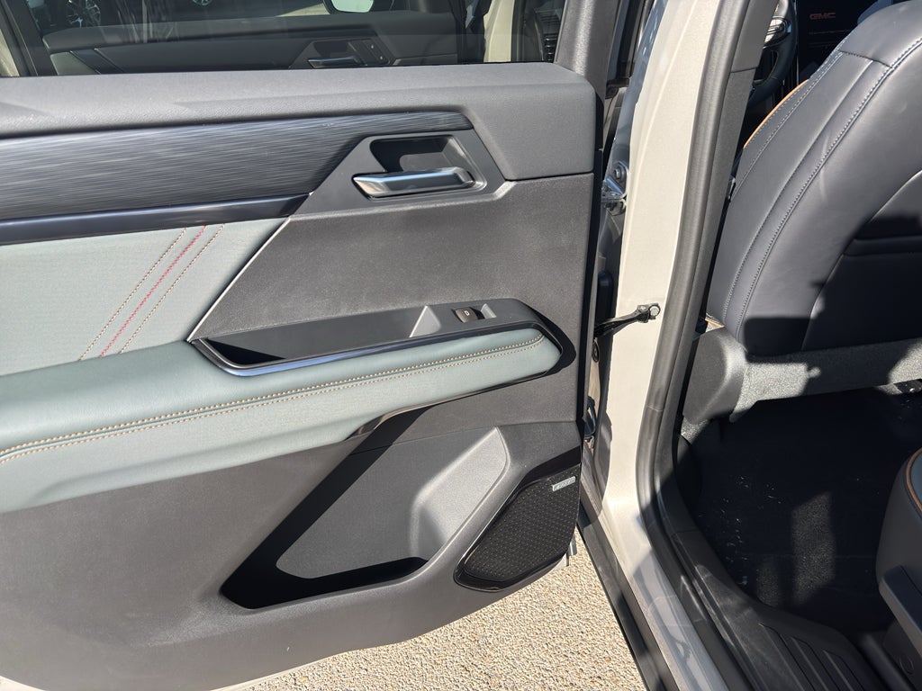 2027 GMC Acadia AT4